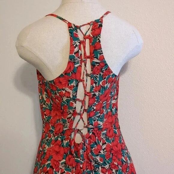 Luc-ce red floral lace-up wrap dress size Medium - Picture 6 of 6